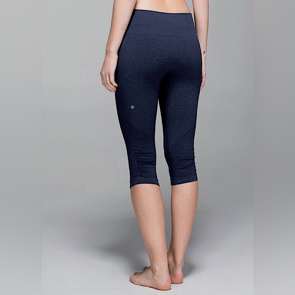 lululemon 10 In The Flow Crop II Seamless Heathered Coal Mid Rise Legging W6B41S - Picture 1 of 9